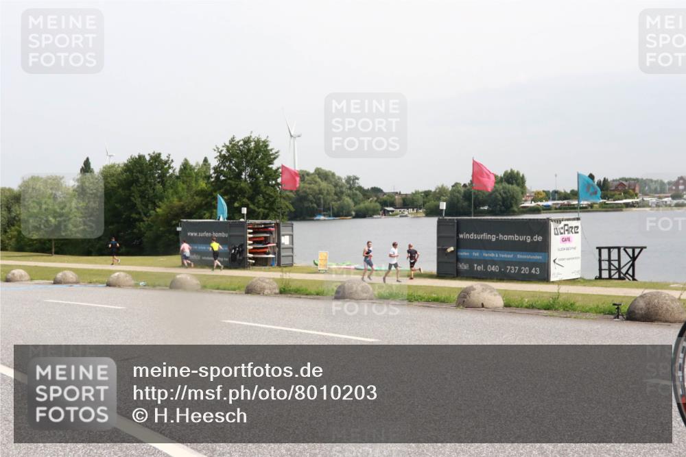 15.06.2025 - 27. Vierlanden-Triathlon H.Heesch http://msf.ph/oto/8010203 15.06.2025 11:00:37 Radfahren 157, 162, 417, 489, 571, 638 meine-sportfotos.de
