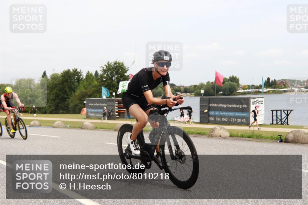 21.06.2025 - 27. Vierlanden-Triathlon H.Heesch http://msf.ph/oto/8010218 15.06.2025 12:34:45 Radfahren 911, 912, 1019, 1020, 1022, 1023, 1073, 1074, 1075, 1076 meine-sportfotos.de