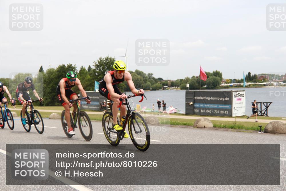 21.06.2025 - 27. Vierlanden-Triathlon H.Heesch http://msf.ph/oto/8010226 15.06.2025 12:34:46 Radfahren 911, 912, 1019, 1020, 1022, 1023, 1073, 1074, 1075, 1076 meine-sportfotos.de