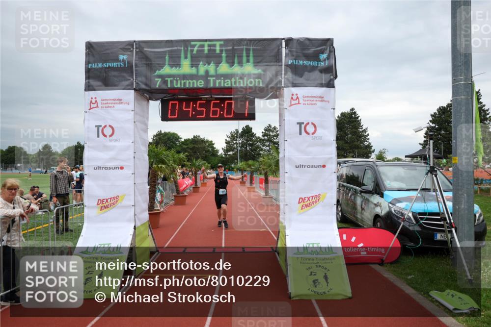 15.06.2025 - 7 Türme Triathlon Michael Strokosch http://msf.ph/oto/8010229 15.06.2025 14:56:01 Ziel 572 meine-sportfotos.de