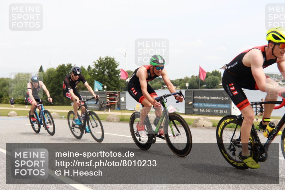 21.06.2025 - 27. Vierlanden-Triathlon H.Heesch http://msf.ph/oto/8010233 15.06.2025 12:34:46 Radfahren 911, 912, 1019, 1020, 1022, 1023, 1073, 1074, 1075, 1076 meine-sportfotos.de
