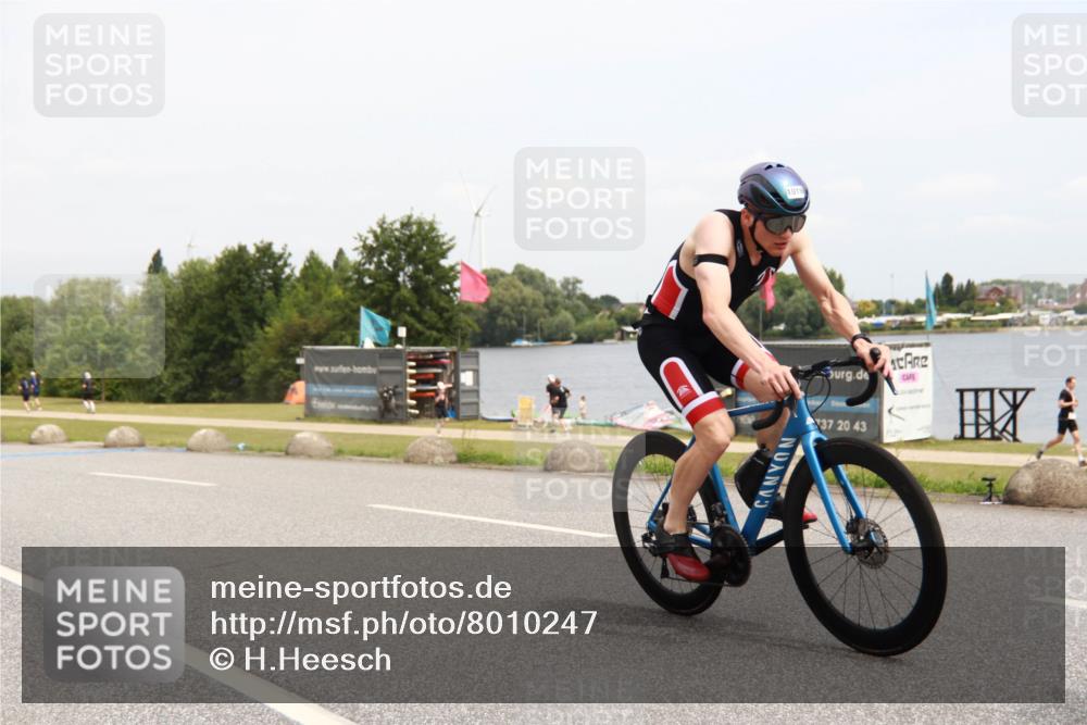21.06.2025 - 27. Vierlanden-Triathlon H.Heesch http://msf.ph/oto/8010247 15.06.2025 12:34:47 Radfahren 911, 912, 1019, 1020, 1022, 1023, 1073, 1074, 1075, 1076 meine-sportfotos.de