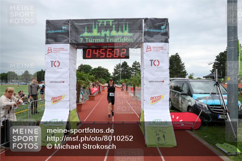 15.06.2025 - 7 Türme Triathlon Michael Strokosch http://msf.ph/oto/8010252 15.06.2025 14:56:01 Ziel 572 meine-sportfotos.de