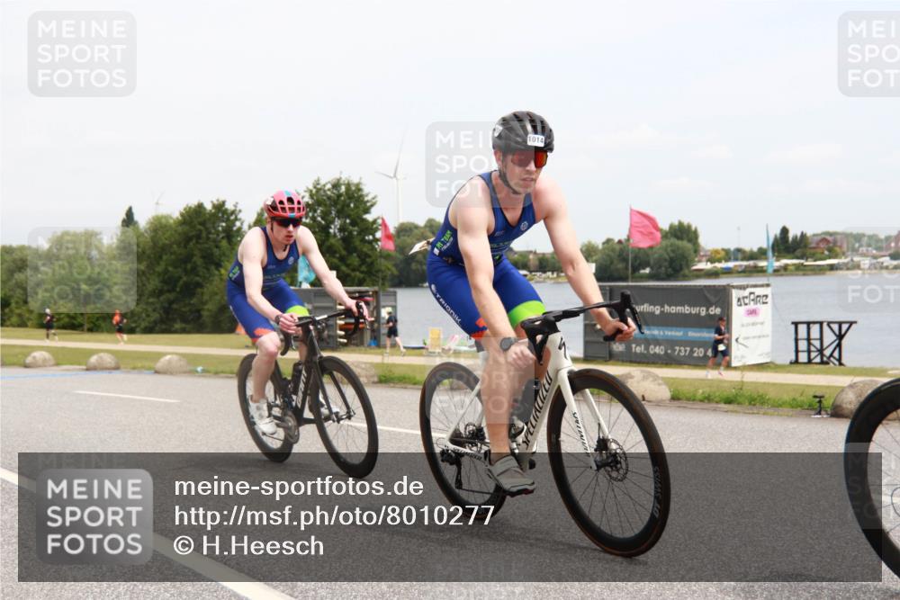 21.06.2025 - 27. Vierlanden-Triathlon H.Heesch http://msf.ph/oto/8010277 15.06.2025 12:35:02 Radfahren 811, 1014, 1015, 1016, 1017, 1018 meine-sportfotos.de