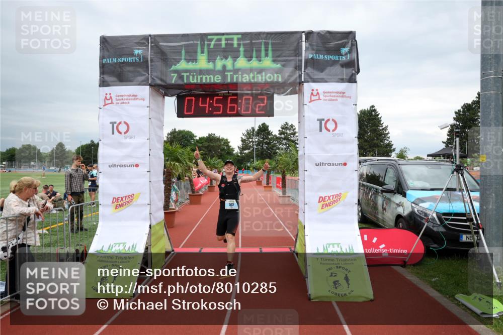 15.06.2025 - 7 Türme Triathlon Michael Strokosch http://msf.ph/oto/8010285 15.06.2025 14:56:02 Ziel 572 meine-sportfotos.de