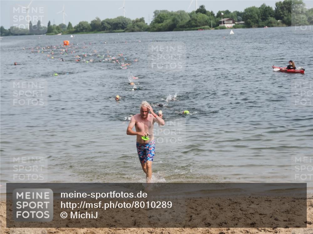 21.06.2025 - 27. Vierlanden-Triathlon MichiJ http://msf.ph/oto/8010289 15.06.2026 10:13:26 Schwimmen 623 meine-sportfotos.de
