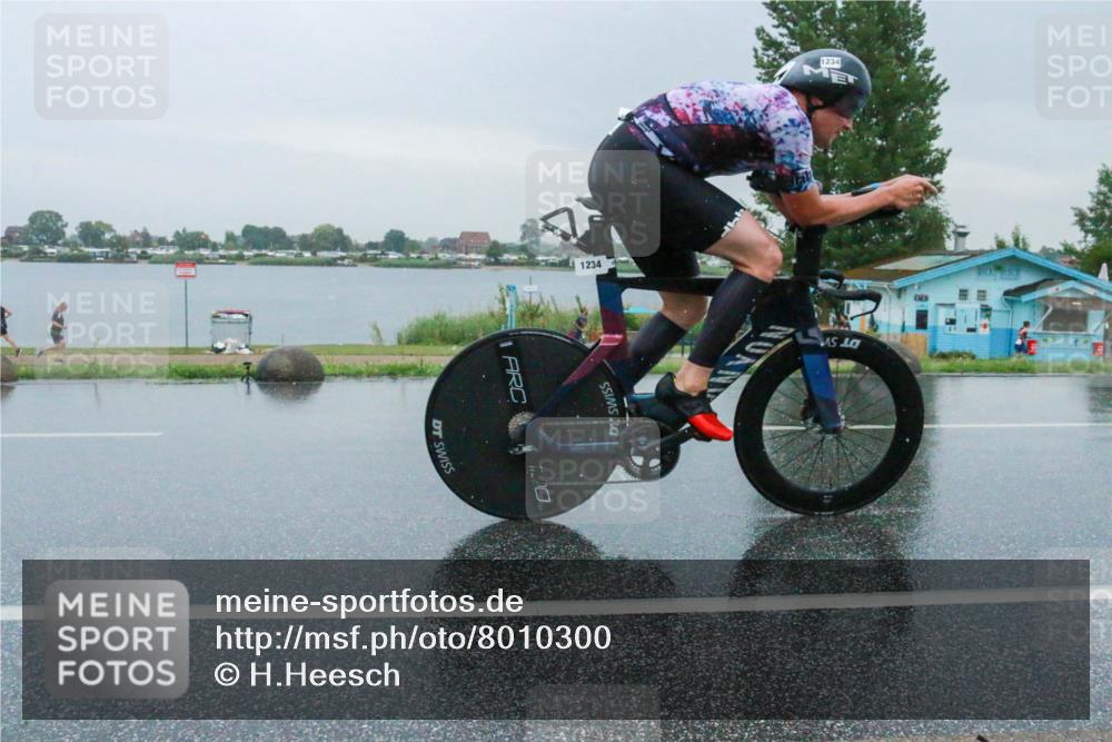 21.06.2025 - 27. Vierlanden-Triathlon H.Heesch http://msf.ph/oto/8010300 15.06.2025 13:48:44 Radfahren 1234, 1268 meine-sportfotos.de