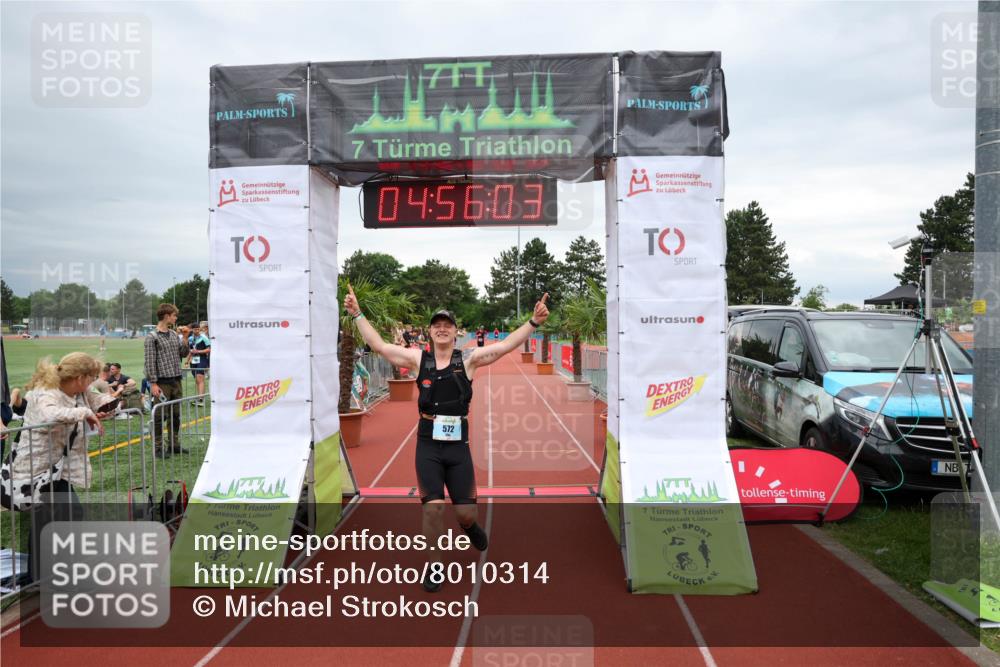 15.06.2025 - 7 Türme Triathlon Michael Strokosch http://msf.ph/oto/8010314 15.06.2025 14:56:02 Ziel 572 meine-sportfotos.de