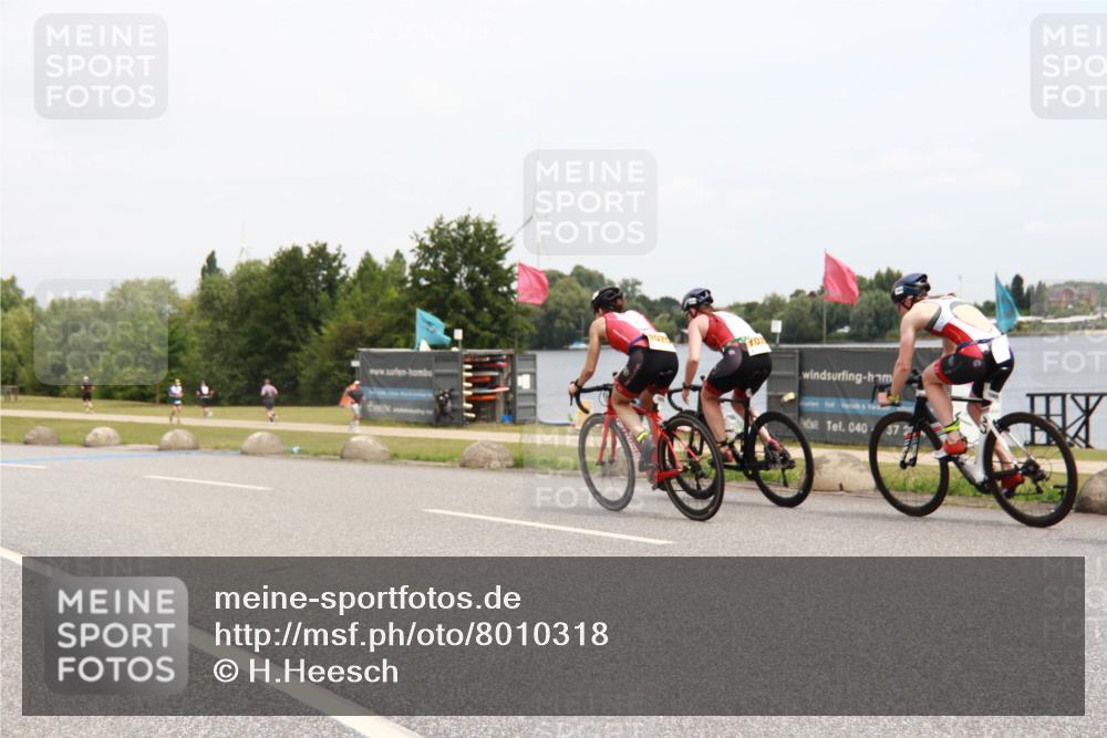 21.06.2025 - 27. Vierlanden-Triathlon H.Heesch http://msf.ph/oto/8010318 15.06.2025 12:35:57 Radfahren 1069, 1070, 1071, 1072 meine-sportfotos.de