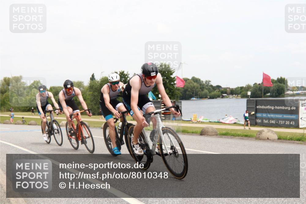 21.06.2025 - 27. Vierlanden-Triathlon H.Heesch http://msf.ph/oto/8010348 15.06.2025 12:36:15 Radfahren 1024, 1025, 1026, 1027 meine-sportfotos.de