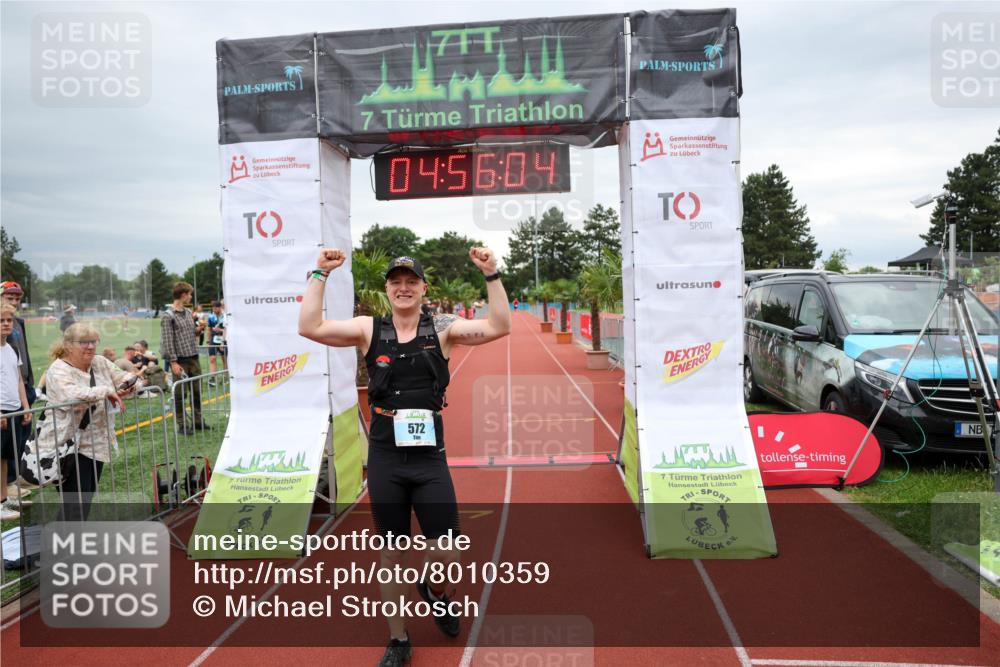 15.06.2025 - 7 Türme Triathlon Michael Strokosch http://msf.ph/oto/8010359 15.06.2025 14:56:03 Ziel 572 meine-sportfotos.de