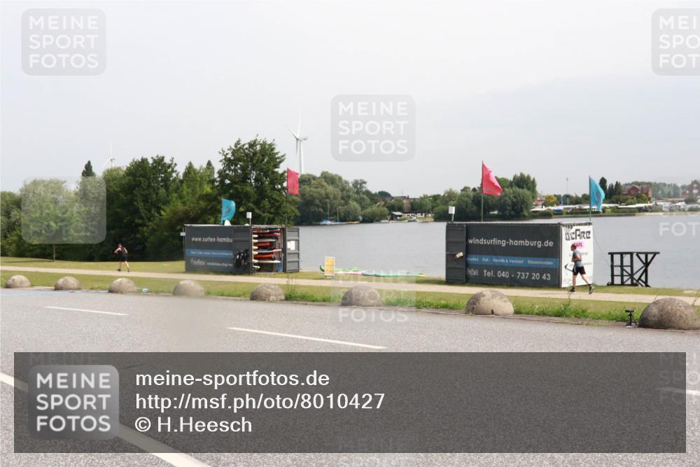 15.06.2025 - 27. Vierlanden-Triathlon H.Heesch http://msf.ph/oto/8010427 15.06.2025 11:00:52 Radfahren 226 meine-sportfotos.de