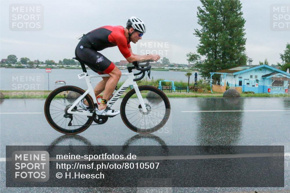 21.06.2025 - 27. Vierlanden-Triathlon H.Heesch http://msf.ph/oto/8010507 15.06.2025 13:51:01 Radfahren 1254 meine-sportfotos.de