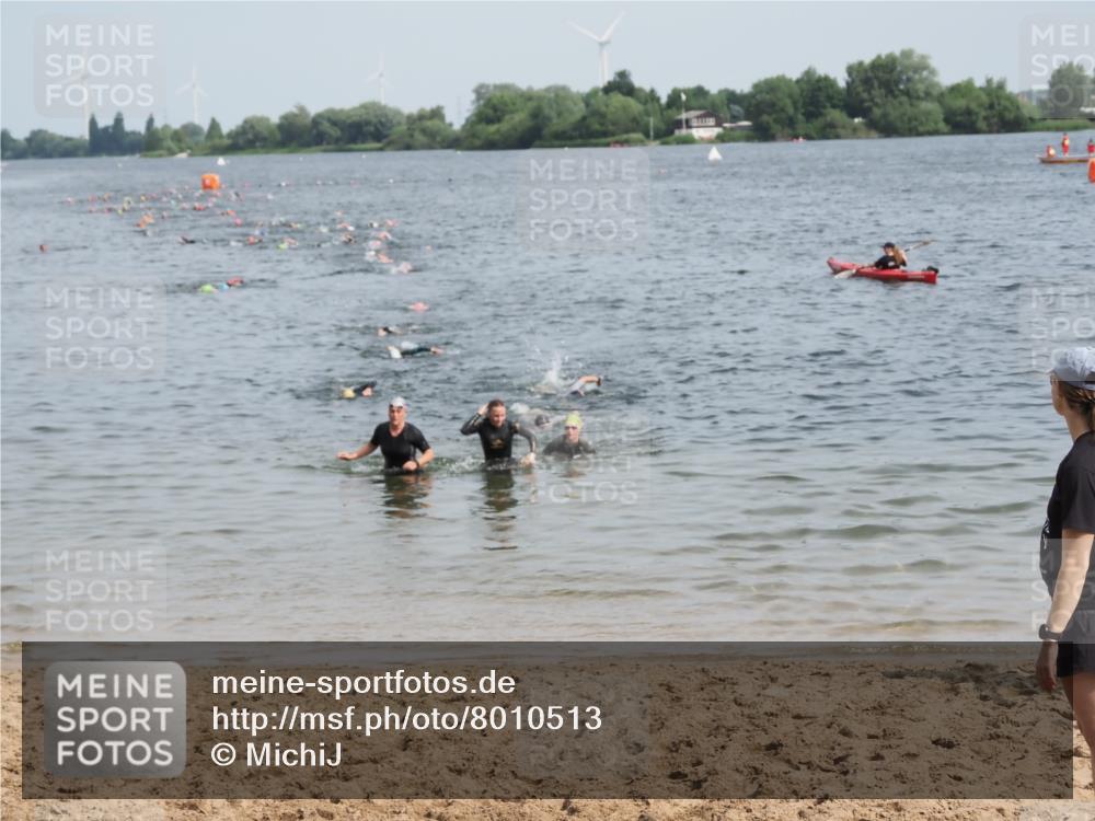 21.06.2025 - 27. Vierlanden-Triathlon MichiJ http://msf.ph/oto/8010513 15.06.2026 10:13:32 Schwimmen 545, 585, 623 meine-sportfotos.de