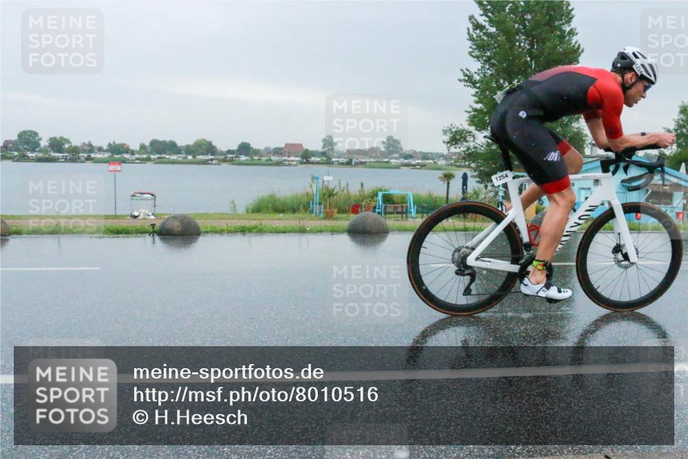 21.06.2025 - 27. Vierlanden-Triathlon H.Heesch http://msf.ph/oto/8010516 15.06.2025 13:51:02 Radfahren 1254, 1311 meine-sportfotos.de
