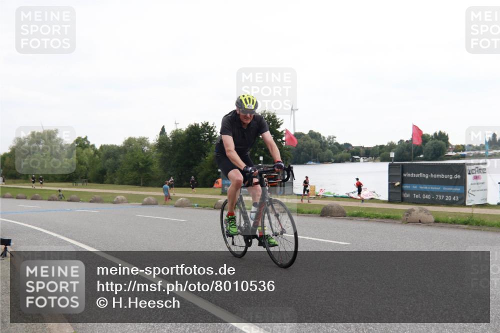 21.06.2025 - 27. Vierlanden-Triathlon H.Heesch http://msf.ph/oto/8010536 15.06.2025 12:57:09 Radfahren 955 meine-sportfotos.de