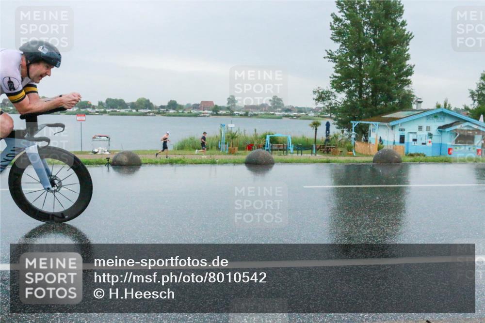 21.06.2025 - 27. Vierlanden-Triathlon H.Heesch http://msf.ph/oto/8010542 15.06.2025 13:51:10 Radfahren 1265, 1311 meine-sportfotos.de