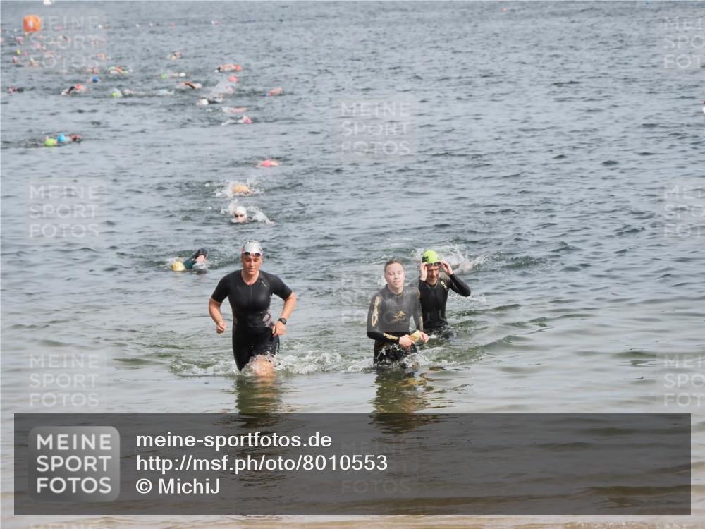 21.06.2025 - 27. Vierlanden-Triathlon MichiJ http://msf.ph/oto/8010553 15.06.2026 10:13:34 Schwimmen 545, 585, 623 meine-sportfotos.de