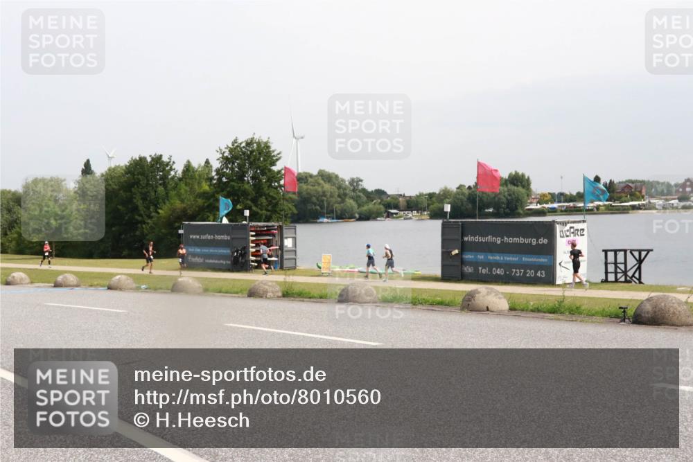 15.06.2025 - 27. Vierlanden-Triathlon H.Heesch http://msf.ph/oto/8010560 15.06.2025 11:00:59 Radfahren 203 meine-sportfotos.de