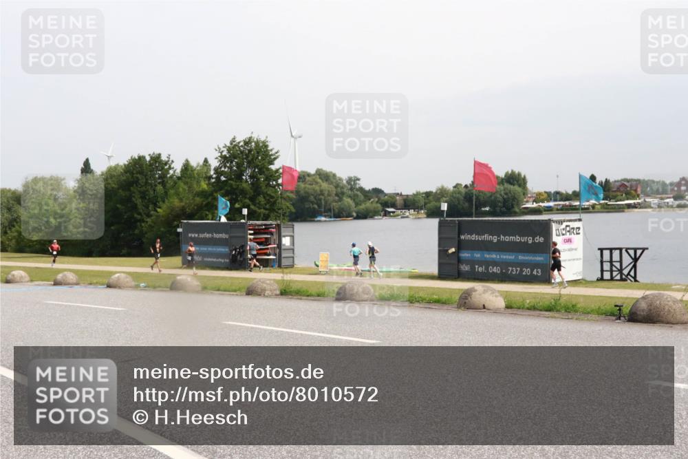 15.06.2025 - 27. Vierlanden-Triathlon H.Heesch http://msf.ph/oto/8010572 15.06.2025 11:00:59 Radfahren 203 meine-sportfotos.de