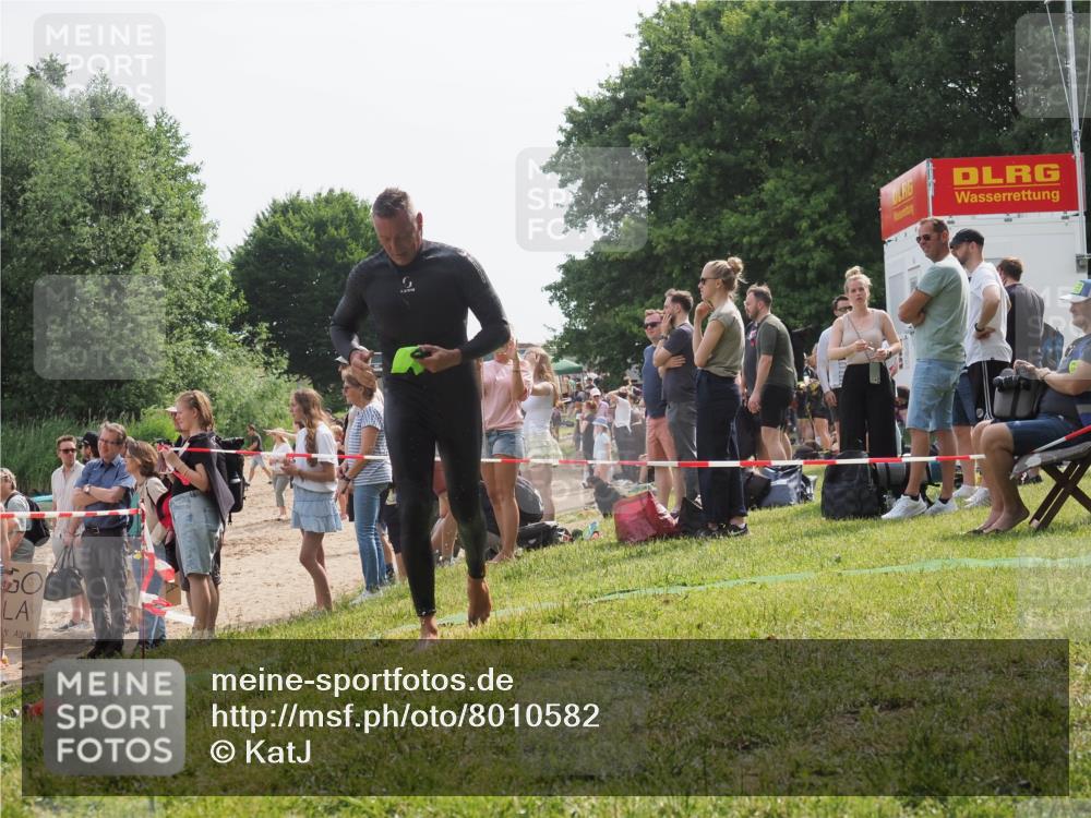 15.06.2025 - 27. Vierlanden-Triathlon KatJ http://msf.ph/oto/8010582 15.06.2025 10:09:39 Schwimmen 421 meine-sportfotos.de