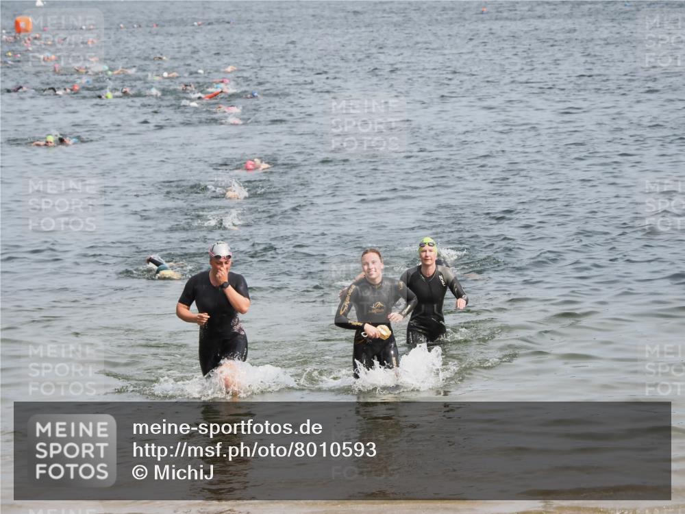 21.06.2025 - 27. Vierlanden-Triathlon MichiJ http://msf.ph/oto/8010593 15.06.2026 10:13:35 Schwimmen 545, 585, 622, 623 meine-sportfotos.de