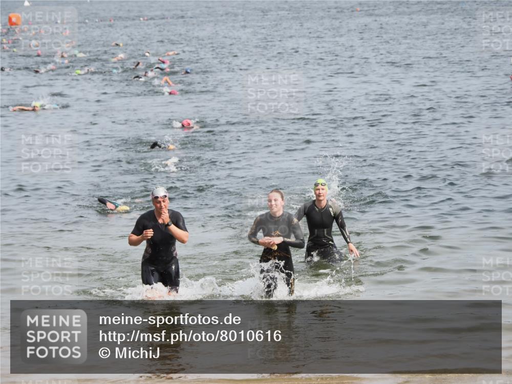 21.06.2025 - 27. Vierlanden-Triathlon MichiJ http://msf.ph/oto/8010616 15.06.2026 10:13:35 Schwimmen 545, 585, 622, 623 meine-sportfotos.de