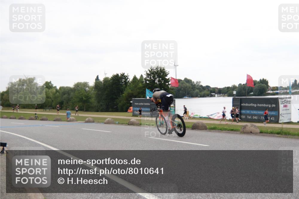 21.06.2025 - 27. Vierlanden-Triathlon H.Heesch http://msf.ph/oto/8010641 15.06.2025 12:58:16 Radfahren 1125 meine-sportfotos.de