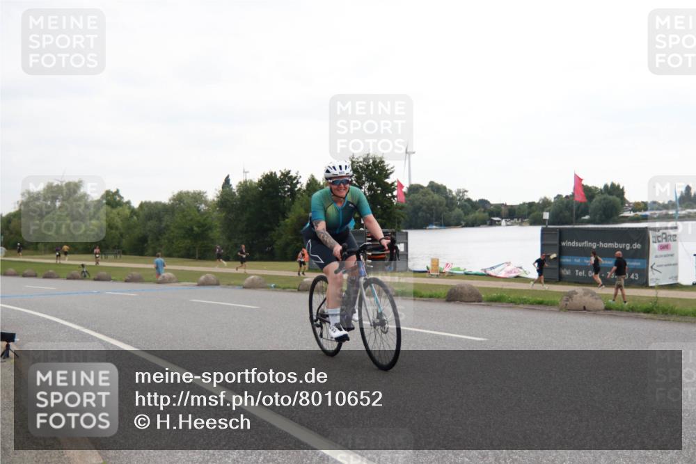 21.06.2025 - 27. Vierlanden-Triathlon H.Heesch http://msf.ph/oto/8010652 15.06.2025 12:58:22 Radfahren 905, 1125 meine-sportfotos.de