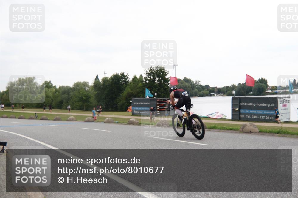 21.06.2025 - 27. Vierlanden-Triathlon H.Heesch http://msf.ph/oto/8010677 15.06.2025 12:58:45 Radfahren 1114, 1141 meine-sportfotos.de
