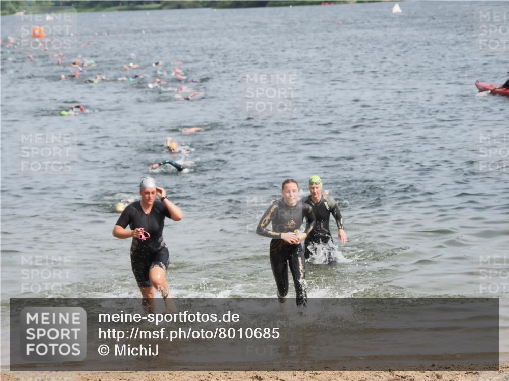 21.06.2025 - 27. Vierlanden-Triathlon MichiJ http://msf.ph/oto/8010685 15.06.2026 10:13:37 Schwimmen 545, 585, 622, 623 meine-sportfotos.de