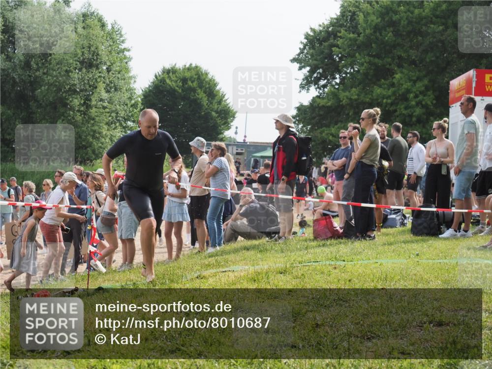 15.06.2025 - 27. Vierlanden-Triathlon KatJ http://msf.ph/oto/8010687 15.06.2025 10:10:06 Schwimmen 466 meine-sportfotos.de