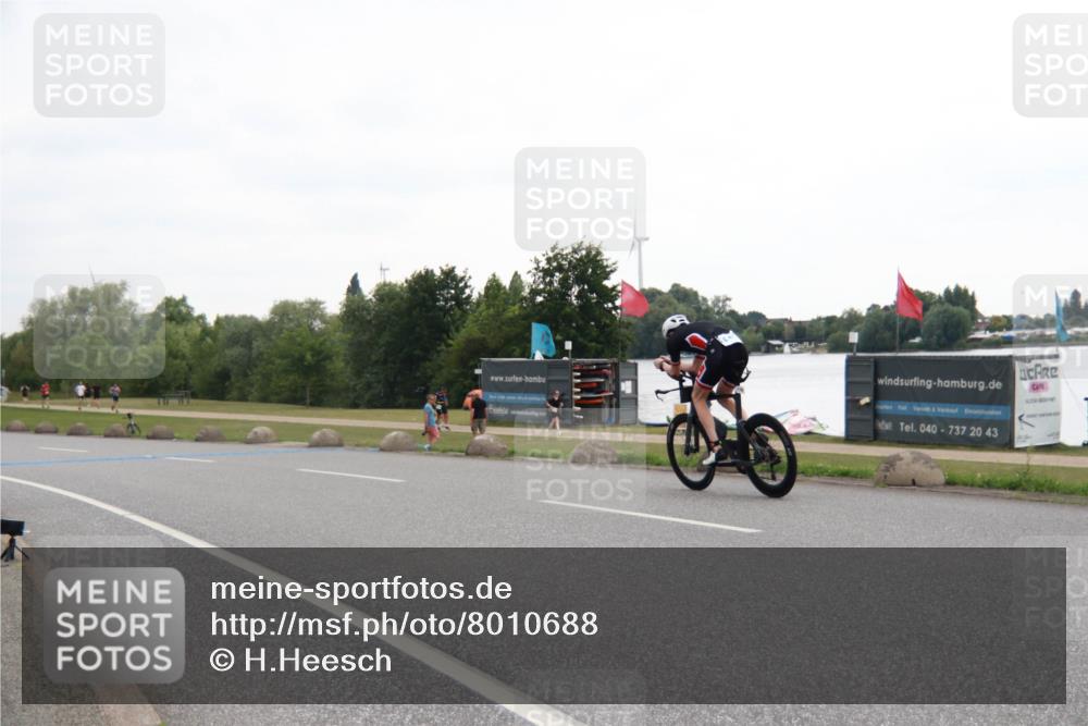 21.06.2025 - 27. Vierlanden-Triathlon H.Heesch http://msf.ph/oto/8010688 15.06.2025 12:58:49 Radfahren 1114, 1141 meine-sportfotos.de