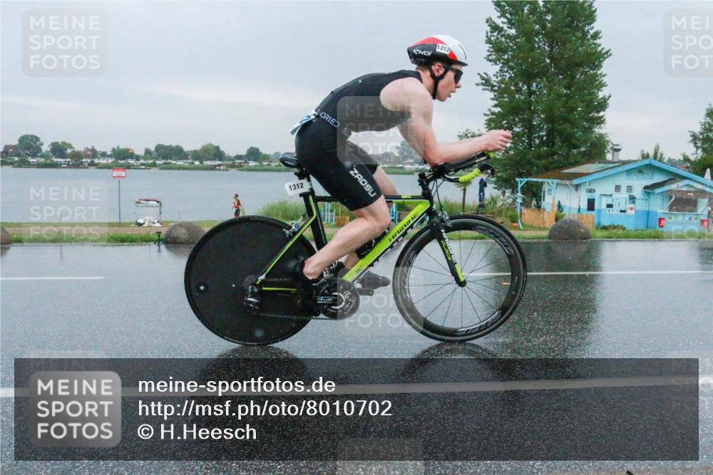 21.06.2025 - 27. Vierlanden-Triathlon H.Heesch http://msf.ph/oto/8010702 15.06.2025 13:52:12 Radfahren 1312 meine-sportfotos.de