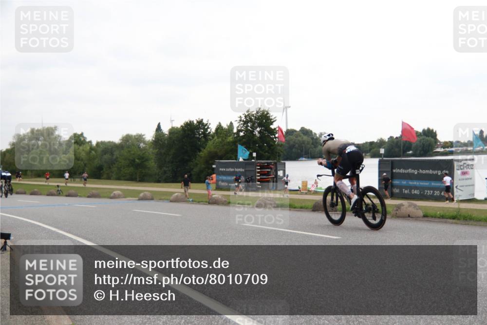 21.06.2025 - 27. Vierlanden-Triathlon H.Heesch http://msf.ph/oto/8010709 15.06.2025 12:58:53 Radfahren 1102, 1114, 1124, 1145, 1158 meine-sportfotos.de
