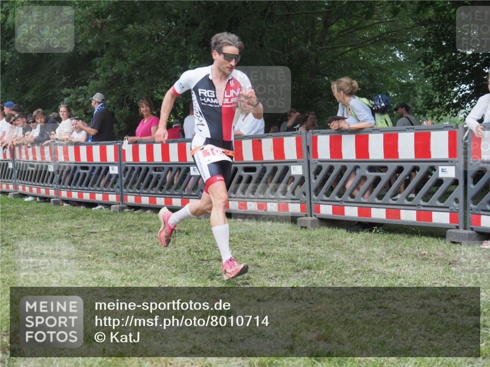 21.06.2025 - 27. Vierlanden-Triathlon KatJ http://msf.ph/oto/8010714 15.06.2025 13:05:08 Ziel 104, 759 meine-sportfotos.de