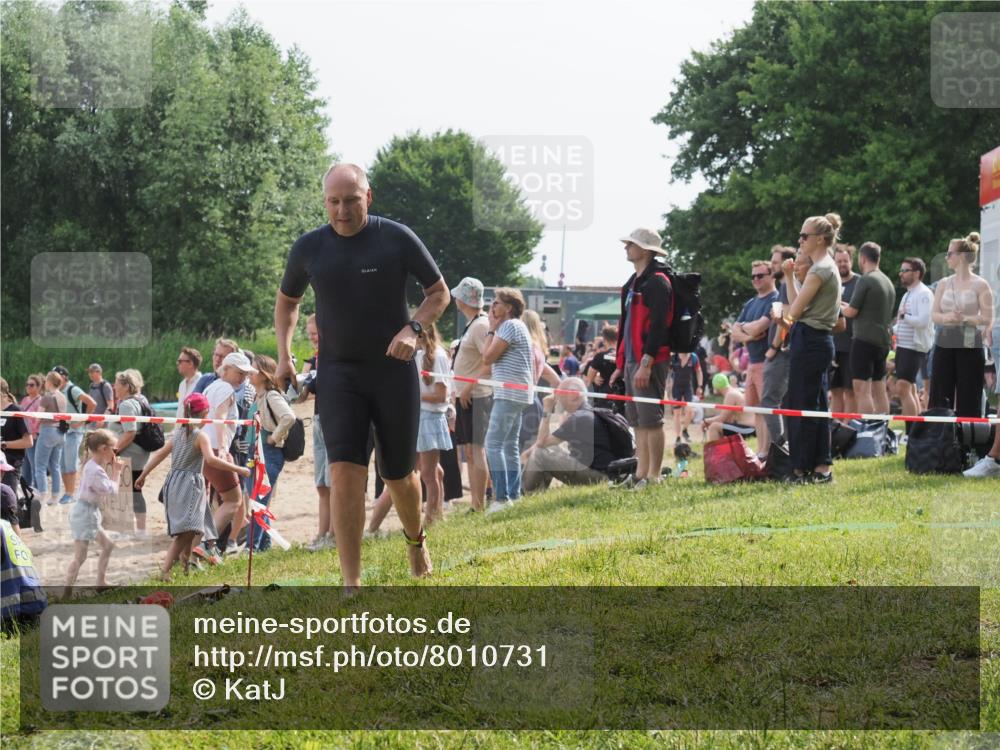 15.06.2025 - 27. Vierlanden-Triathlon KatJ http://msf.ph/oto/8010731 15.06.2025 10:10:07 Schwimmen 466 meine-sportfotos.de
