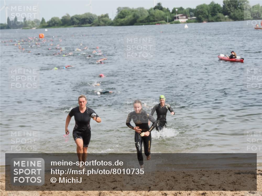 21.06.2025 - 27. Vierlanden-Triathlon MichiJ http://msf.ph/oto/8010735 15.06.2026 10:13:38 Schwimmen 545, 585, 622, 623 meine-sportfotos.de