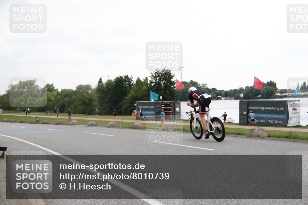 21.06.2025 - 27. Vierlanden-Triathlon H.Heesch http://msf.ph/oto/8010739 15.06.2025 12:59:14 Radfahren 1162 meine-sportfotos.de