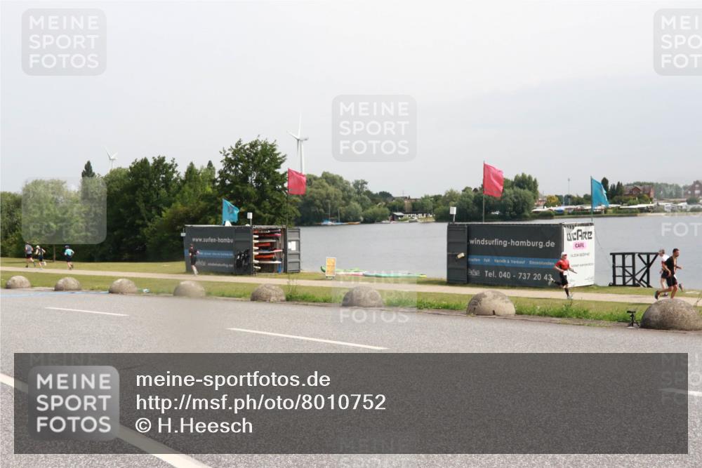 15.06.2025 - 27. Vierlanden-Triathlon H.Heesch http://msf.ph/oto/8010752 15.06.2025 11:01:08 Radfahren 163, 695 meine-sportfotos.de
