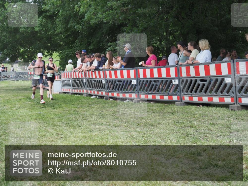 21.06.2025 - 27. Vierlanden-Triathlon KatJ http://msf.ph/oto/8010755 15.06.2025 13:05:12 Ziel 759 meine-sportfotos.de