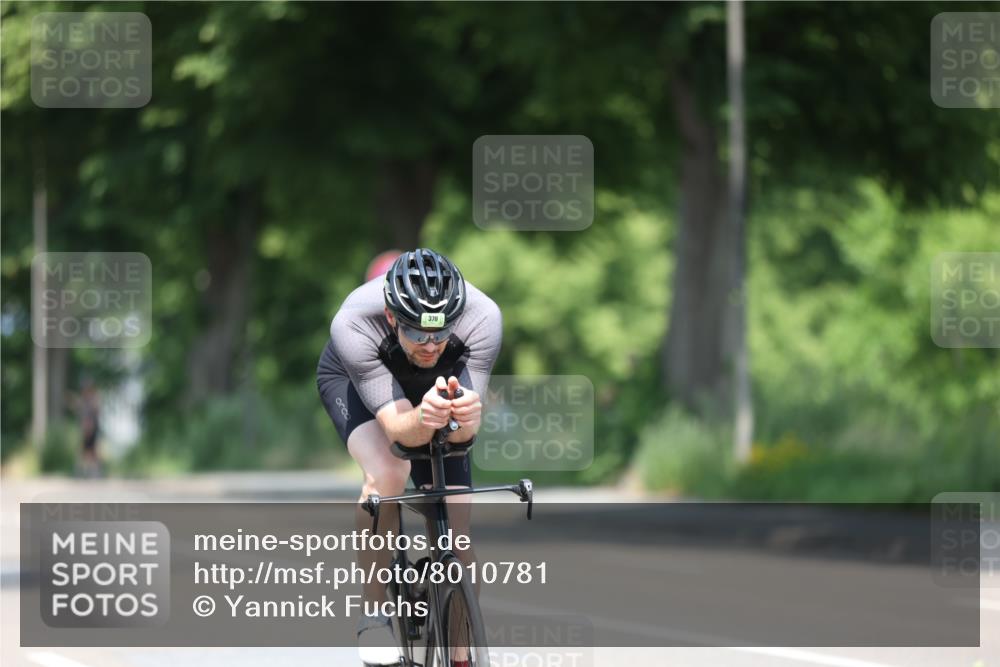 15.06.2025 - 7 Türme Triathlon Yannick Fuchs http://msf.ph/oto/8010781 15.06.2025 12:44:23 Radfahren 219, 306 meine-sportfotos.de