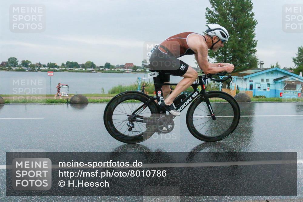 21.06.2025 - 27. Vierlanden-Triathlon H.Heesch http://msf.ph/oto/8010786 15.06.2025 13:53:22 Radfahren 1242 meine-sportfotos.de