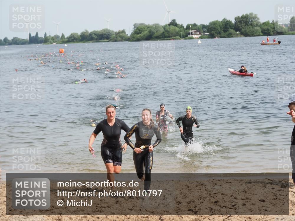 21.06.2025 - 27. Vierlanden-Triathlon MichiJ http://msf.ph/oto/8010797 15.06.2026 10:13:39 Schwimmen 545, 585, 622 meine-sportfotos.de