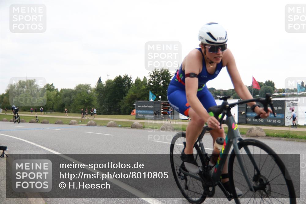 21.06.2025 - 27. Vierlanden-Triathlon H.Heesch http://msf.ph/oto/8010805 15.06.2025 12:59:23 Radfahren 1053, 1054, 1055, 1056, 1103, 1153 meine-sportfotos.de