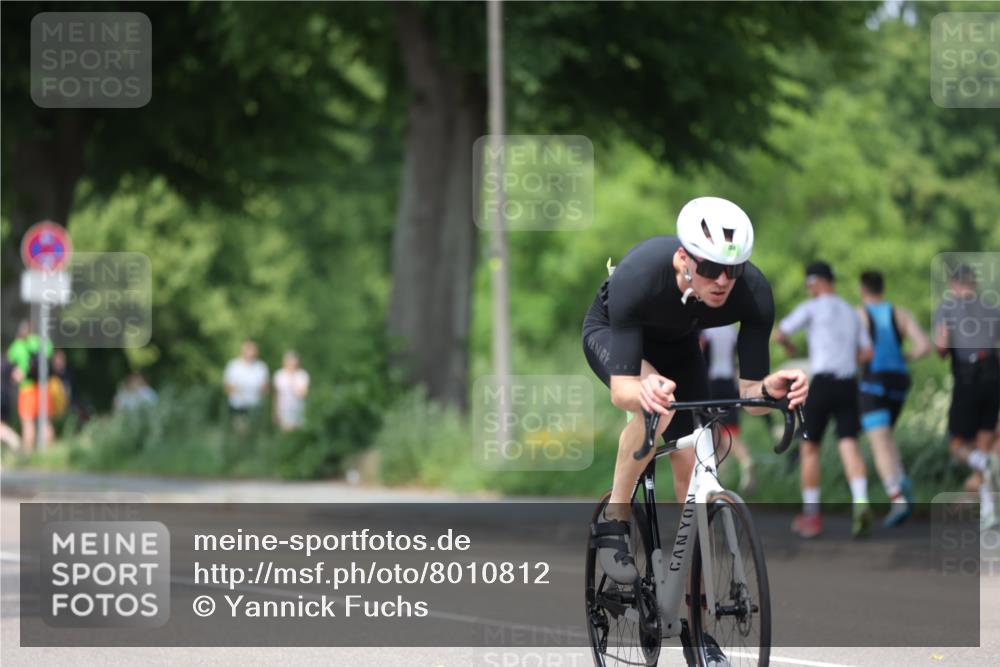 15.06.2025 - 7 Türme Triathlon Yannick Fuchs http://msf.ph/oto/8010812 15.06.2025 13:25:49 Radfahren 562, 734, 769 meine-sportfotos.de