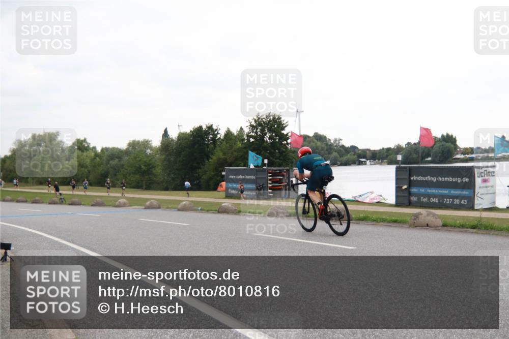 21.06.2025 - 27. Vierlanden-Triathlon H.Heesch http://msf.ph/oto/8010816 15.06.2025 12:59:39 Radfahren 1137 meine-sportfotos.de