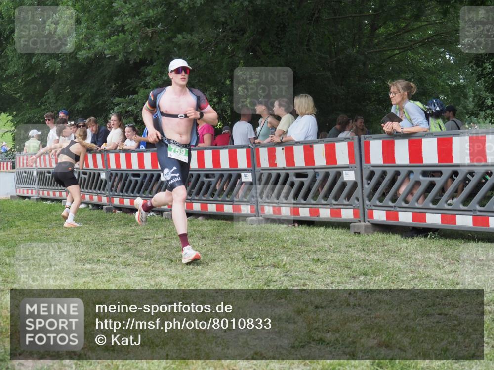 21.06.2025 - 27. Vierlanden-Triathlon KatJ http://msf.ph/oto/8010833 15.06.2025 13:05:14 Ziel 759 meine-sportfotos.de