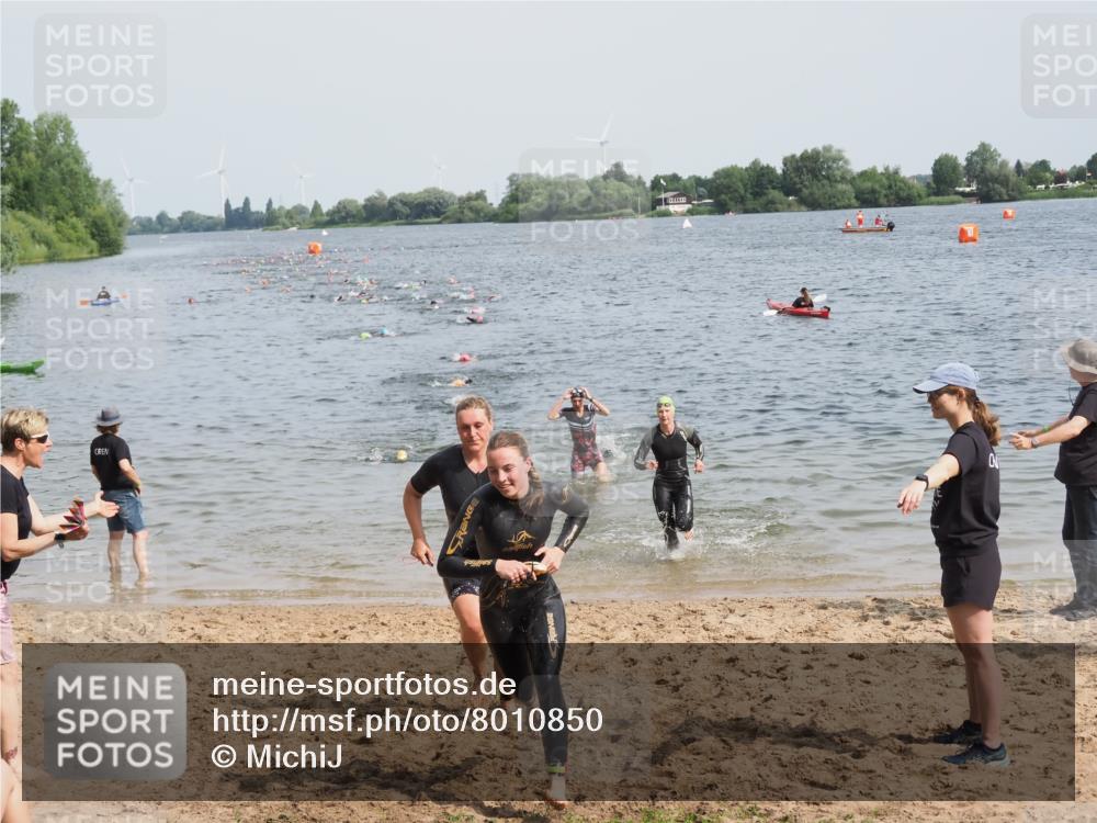 21.06.2025 - 27. Vierlanden-Triathlon MichiJ http://msf.ph/oto/8010850 15.06.2026 10:13:40 Schwimmen 513, 545, 585, 622 meine-sportfotos.de