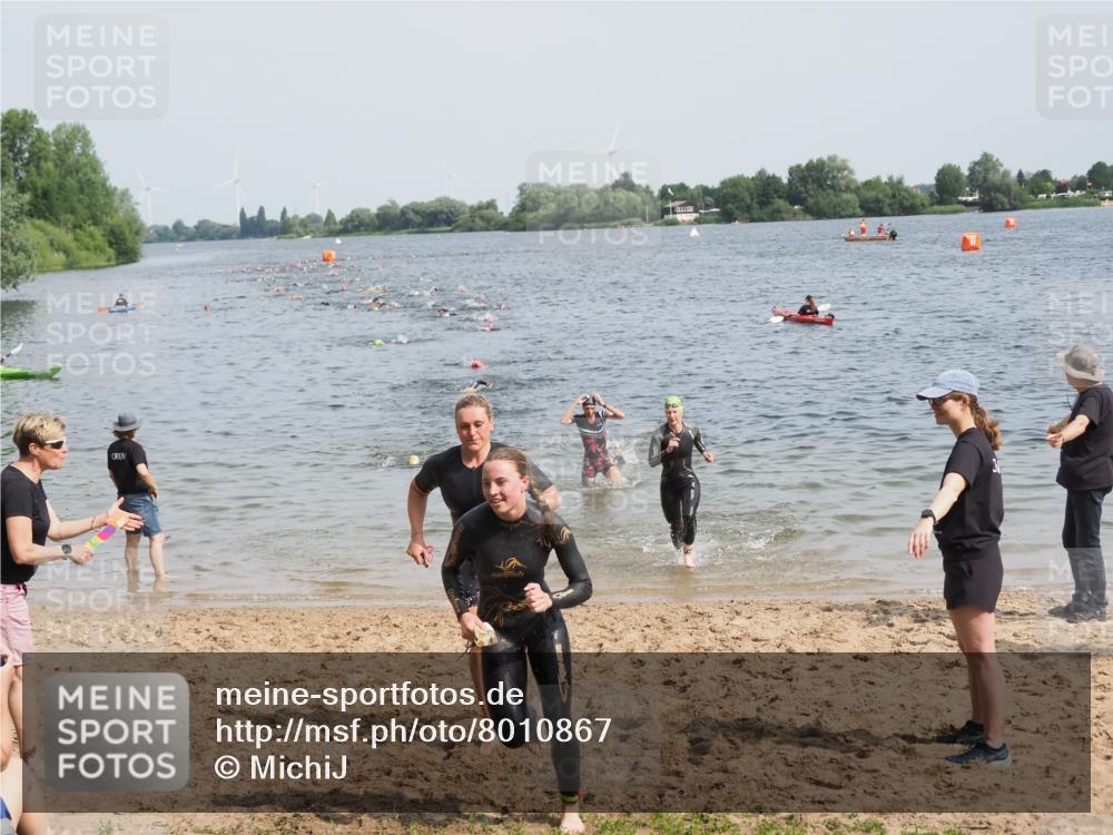 21.06.2025 - 27. Vierlanden-Triathlon MichiJ http://msf.ph/oto/8010867 15.06.2026 10:13:40 Schwimmen 513, 545, 585, 622 meine-sportfotos.de